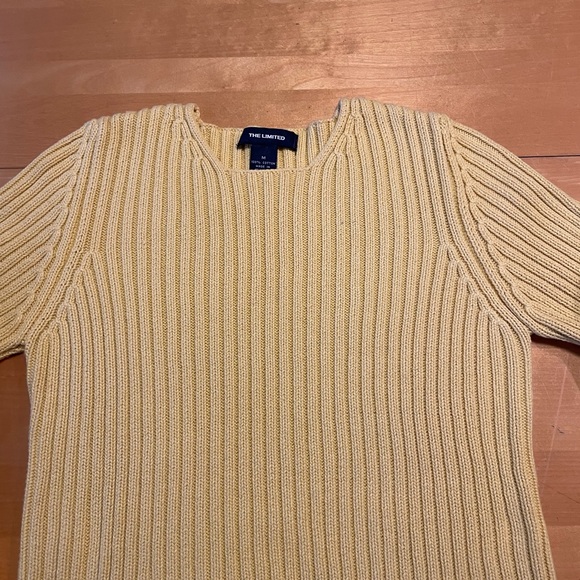 The Limited Chunky Knit Sweater Size Medium - Picture 3 of 8